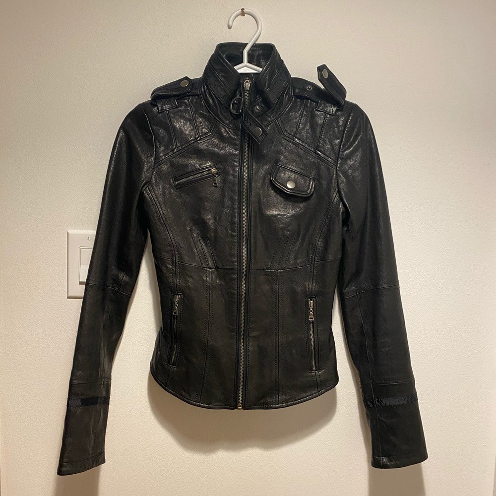 Gorgeous Danier Leather coat. Xxs